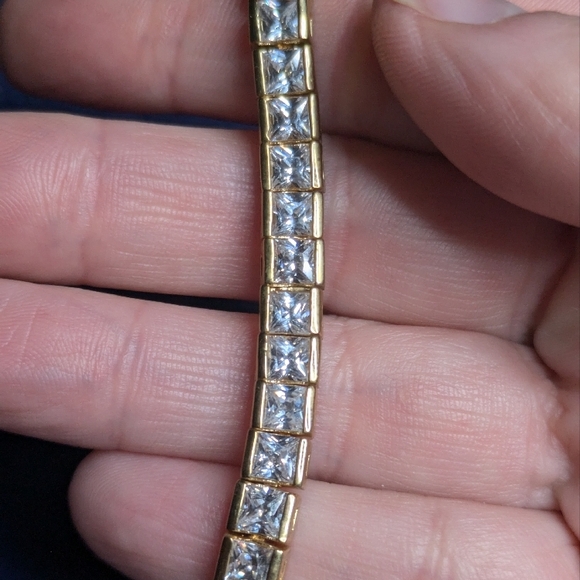 Elegant Gold Bracelet with Clear Stones - Picture 2 of 3